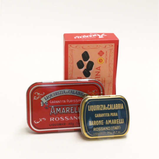 Reines Lakritz in schönen Dosen
